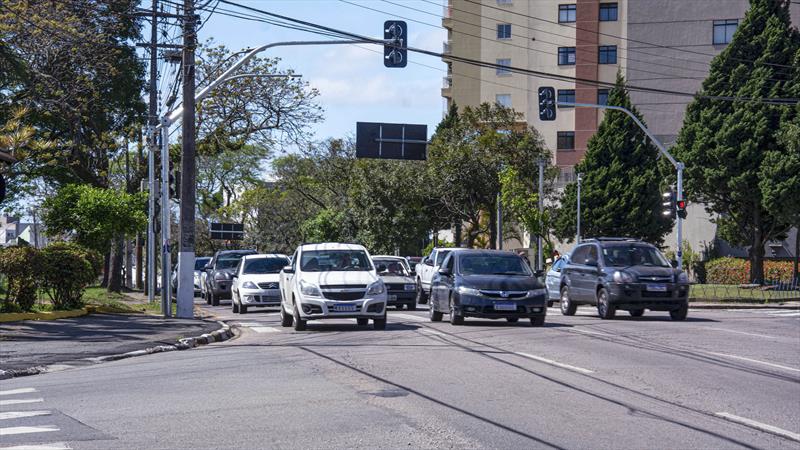  Velocidade dos carros pode aumentar nos locais onde houve a retirada das lombadas eletrônicas em Curitiba, aponta especialista