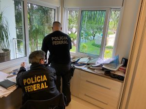PF realiza operação contra grupo suspeito de lavar dinheiro do tráfico internacional de drogas