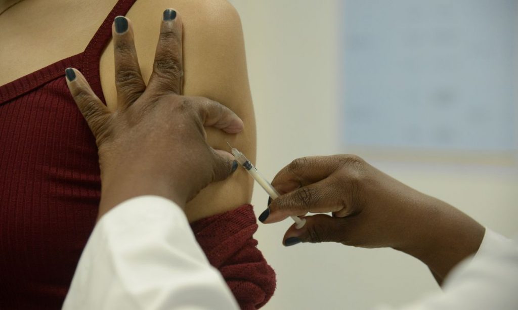 Curitiba amplia vacinação contra a meningite e HPV