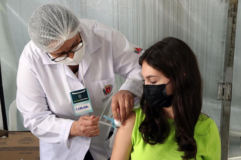  Curitiba realiza mutirão de vacina contra covid-19 neste sábado (27)