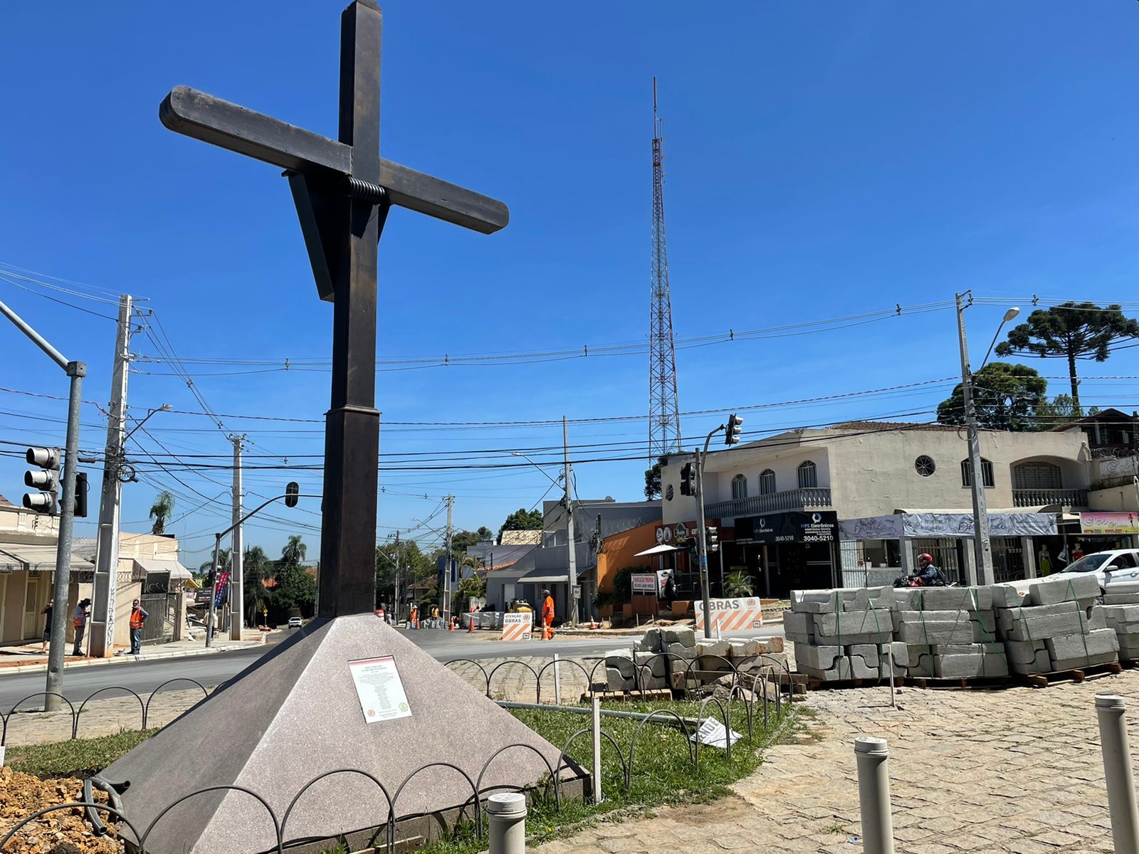  Comerciantes “perdem” estacionamento com obras na Cruz do Pilarzinho