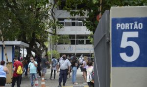 Primeiro dia do Enem registra 25% de abstenção no Paraná