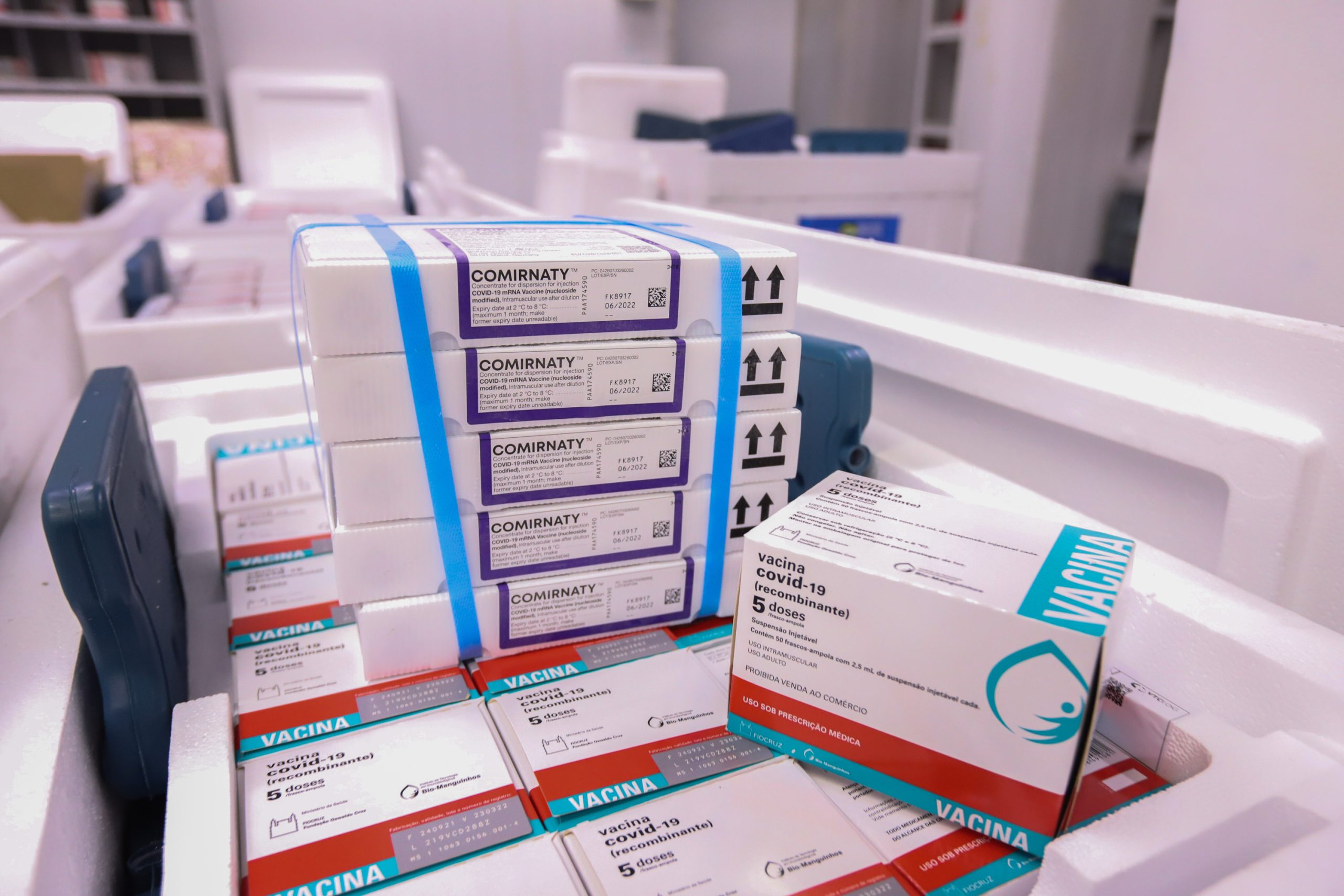  Paraná recebe mais 390 mil doses de vacinas contra a Covid-19 nesta segunda