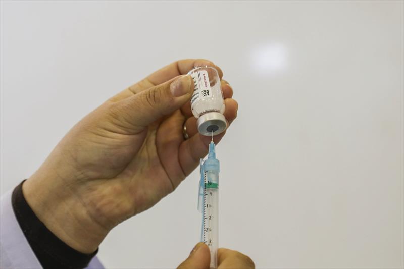  80% dos curitibanos está completamente vacinada contra a covid-19