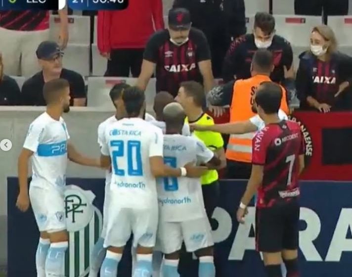 Jogador do Londrina sofre racismo durante jogo contra o CAP