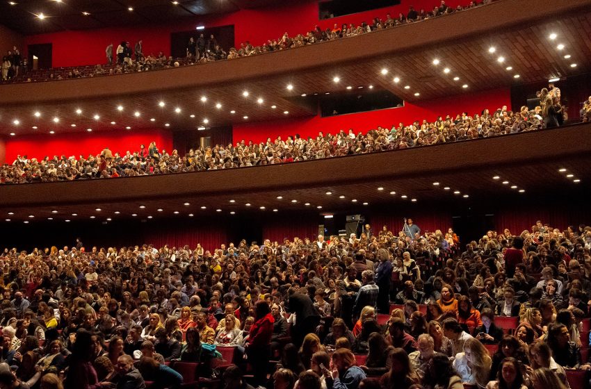  Teatro Guaíra reduz taxa de aluguel dos auditórios