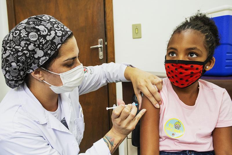  Crianças vão receber a dose de reforço da vacina