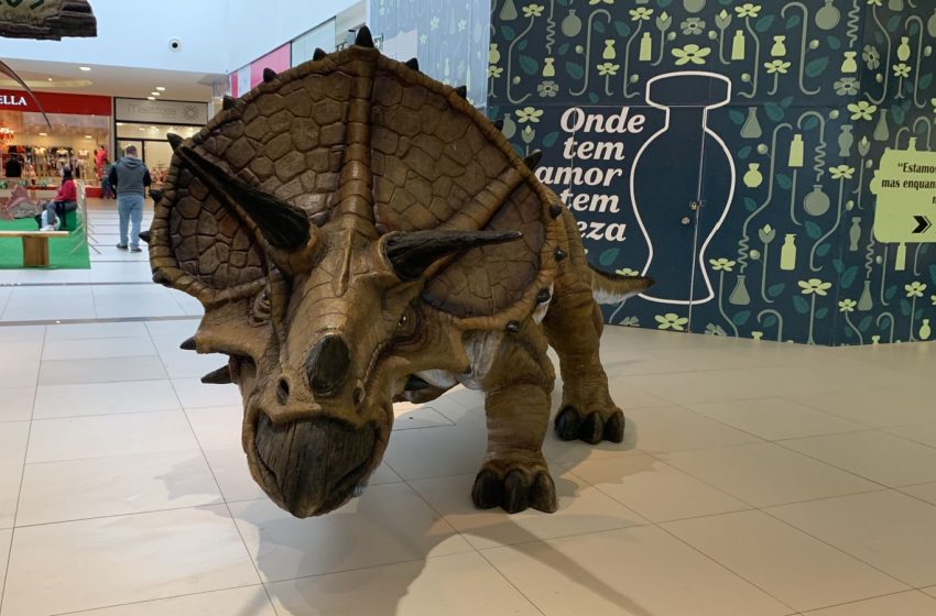  Parque dos dinossauros “invade” o Shopping Boulevard