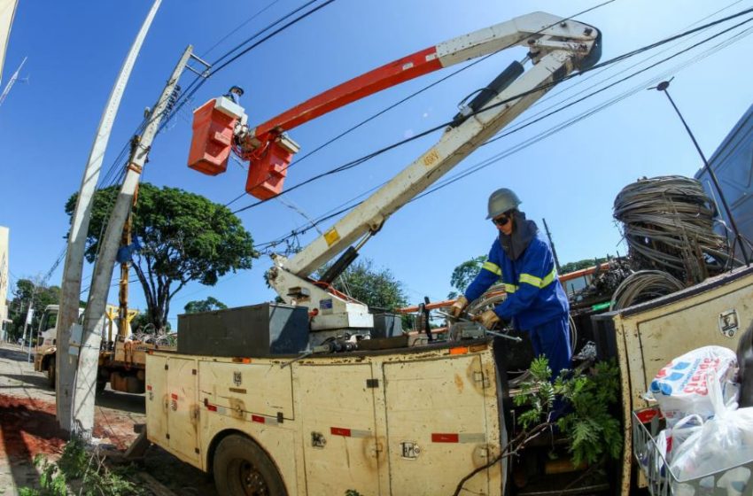  Após temporais, Copel religa 90% das unidades afetadas