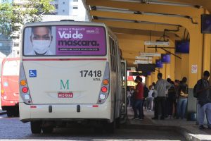 Publicidade em ônibus pode baratear tarifa do transporte metropolitano