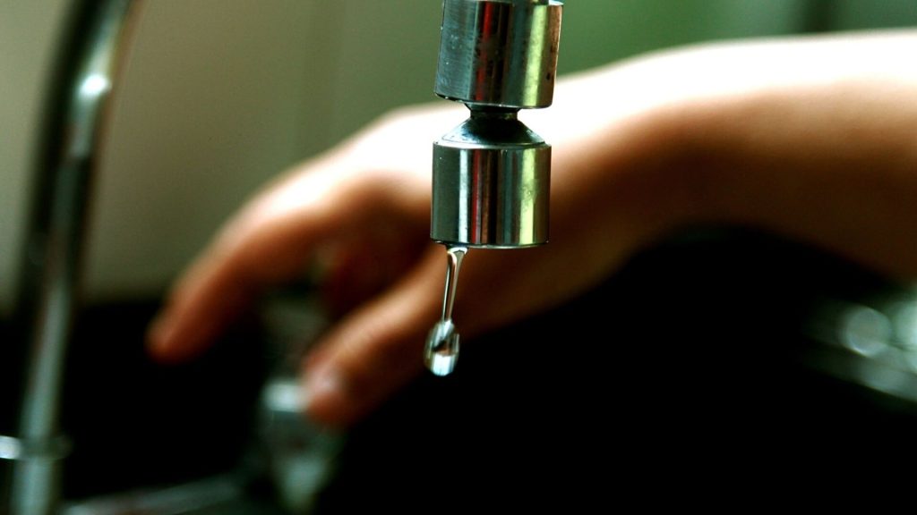 Oito bairros de Curitiba ficam sem água nesta quinta-feira; lista