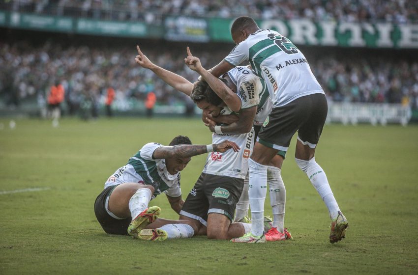  Coritiba vence o Fluminense por 3 x 2