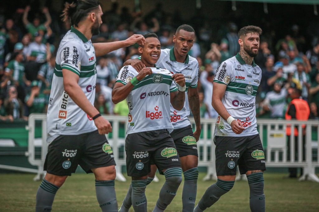 Coritiba vence Botafogo por 1×0 no Couto Pereira
