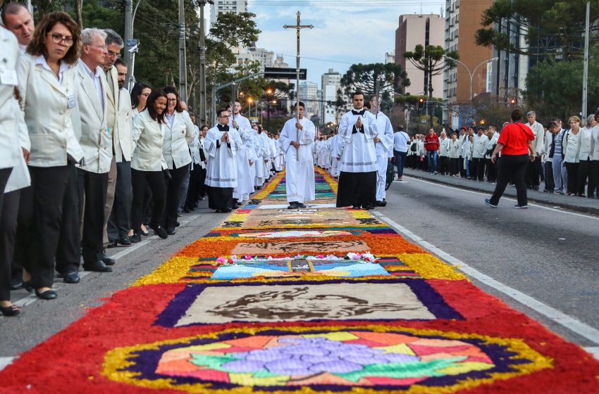  Ruas são bloqueadas para celebração de Corpus Christi