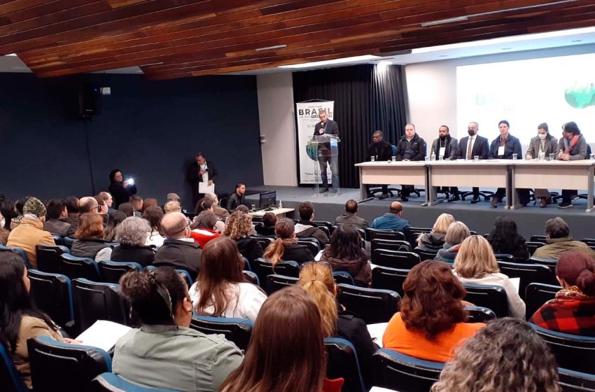  Paraná promove curso para atendimento a refugiados e imigrantes