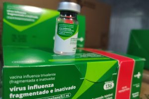 Vacina contra a gripe segue disponível nas UBS de Curitiba