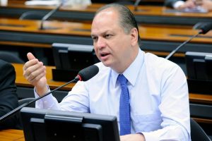 Deputados apresentam requerimento para CPI da Petrobras
