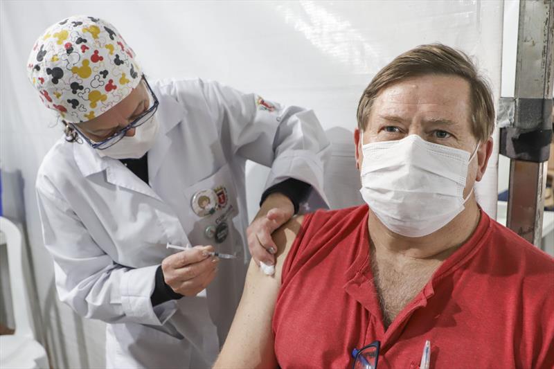  46 mil moradores de Curitiba podem tomar a vacina anticovid