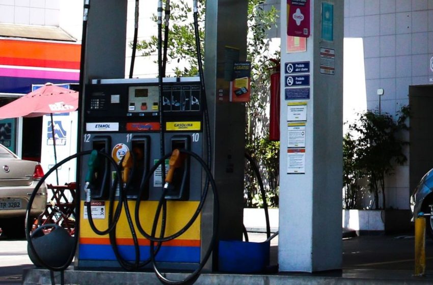 Procon-PR verifica preço da gasolina após redução