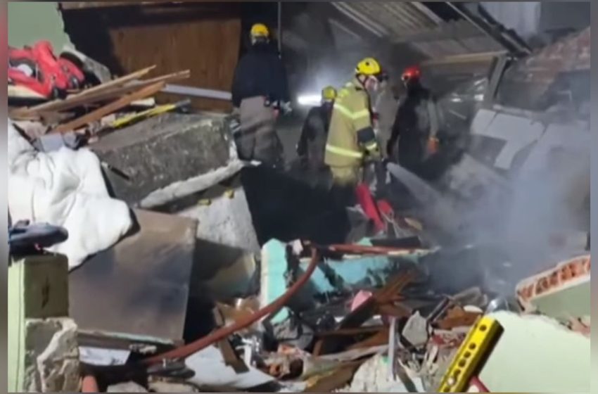  Mulher morre após explosão causar desabamento de sobrado em Curitiba
