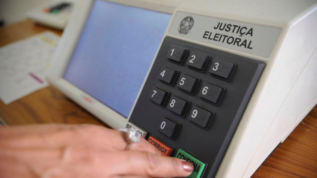 UFPR e TRE-PR firmam acordo visando eleições municipais