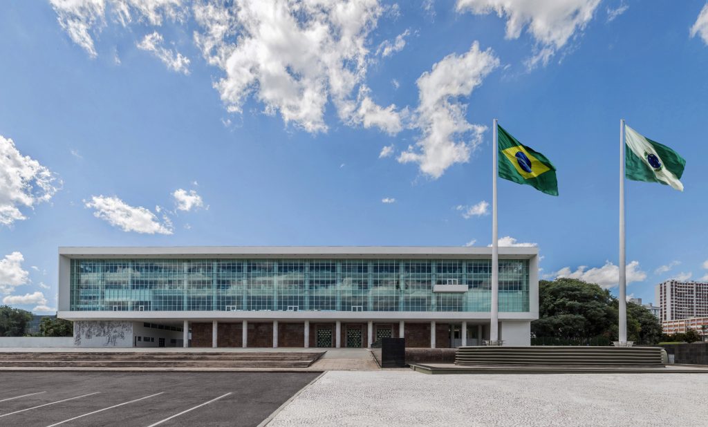 Paraná terá quase R$ 500 milhões do BID para educação