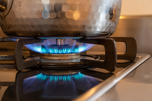  Demanda por gás de cozinha cai 3%