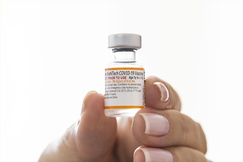  Quantas doses de vacina anticovid devo tomar?