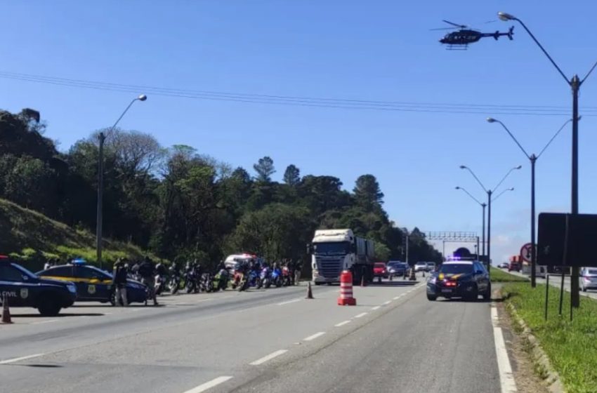  Grupo de motociclistas é preso por suspeita de racha