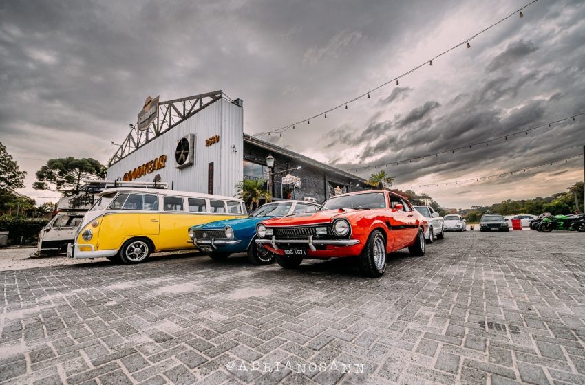  Evento reúne rock e carros de colecionadores em Curitiba