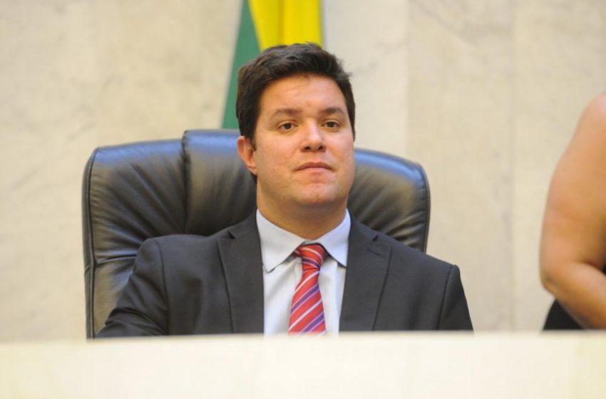  Guto Silva desiste de candidatura ao Senado pelo Paraná