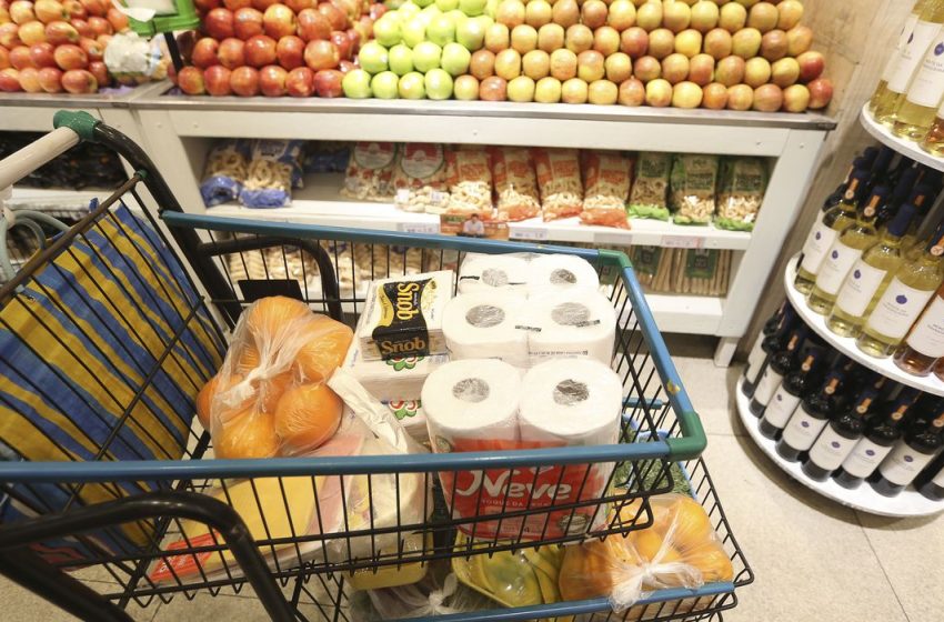   ‘Comprar apenas o necessário’, orienta Associação Paranaense de Supermercados