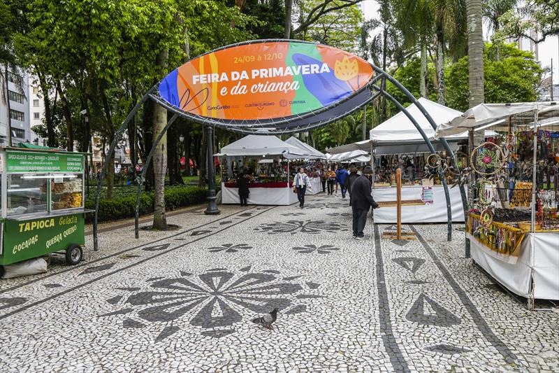 Começam feiras da Primavera, em Curitiba