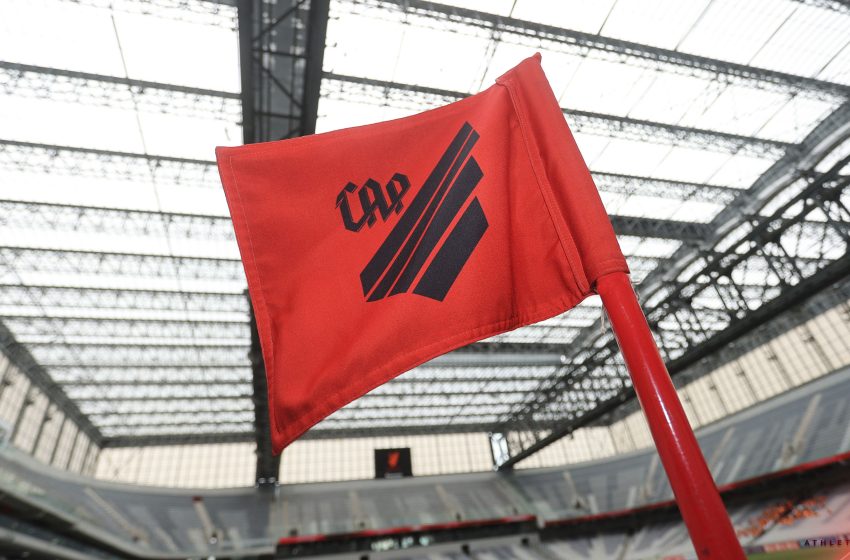  Athletico enfrenta Fluminense em disputa pelo G4 do Brasileirão