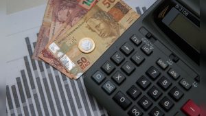 Inflação em Curitiba acelera 0,84% em fevereiro, diz IBGE