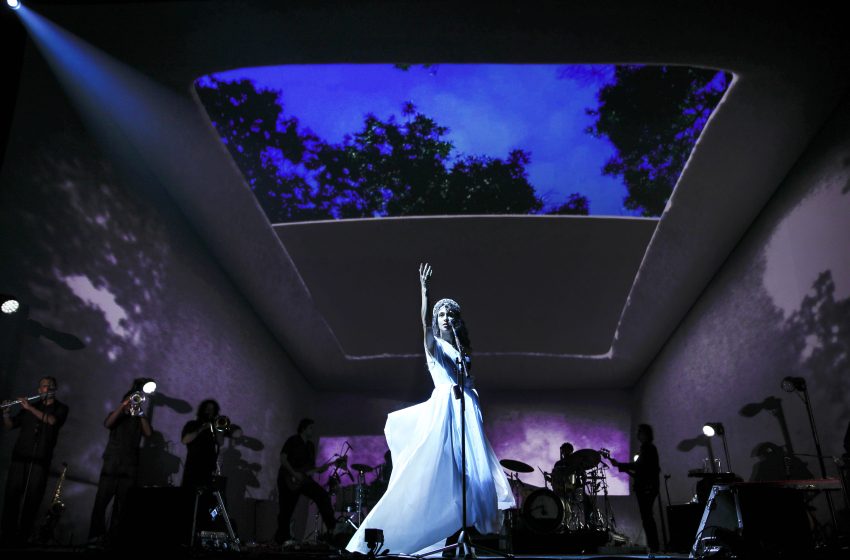  Marisa Monte apresenta a turnê inédita “Portas”