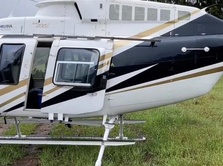  Helicóptero de Alvaro Dias faz pouso de emergência em fazenda