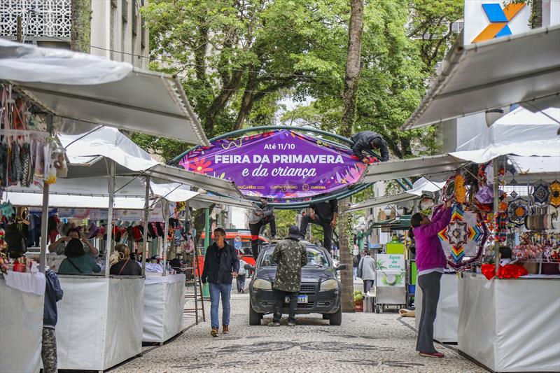 Feiras de Primavera movimentam mais de 60 barracas em Curitiba