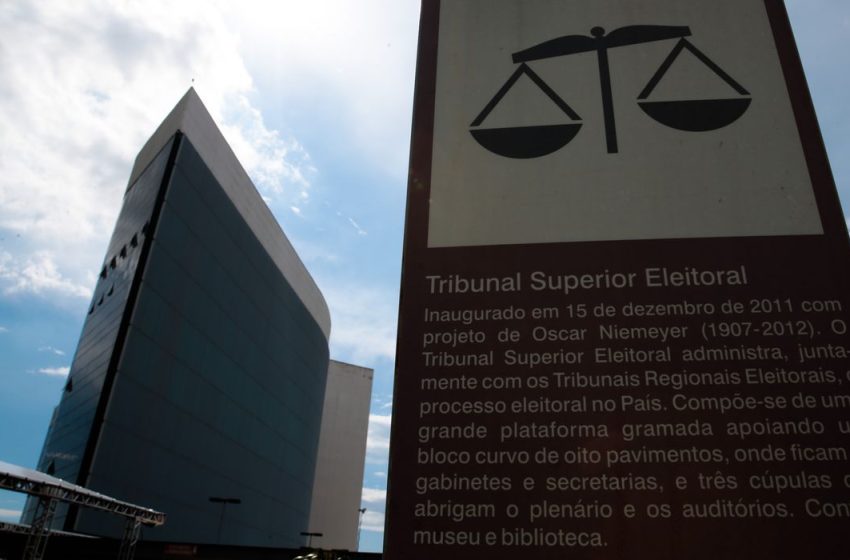  Justiça Eleitoral recebe 10,8 mil denúncias de propaganda irregular