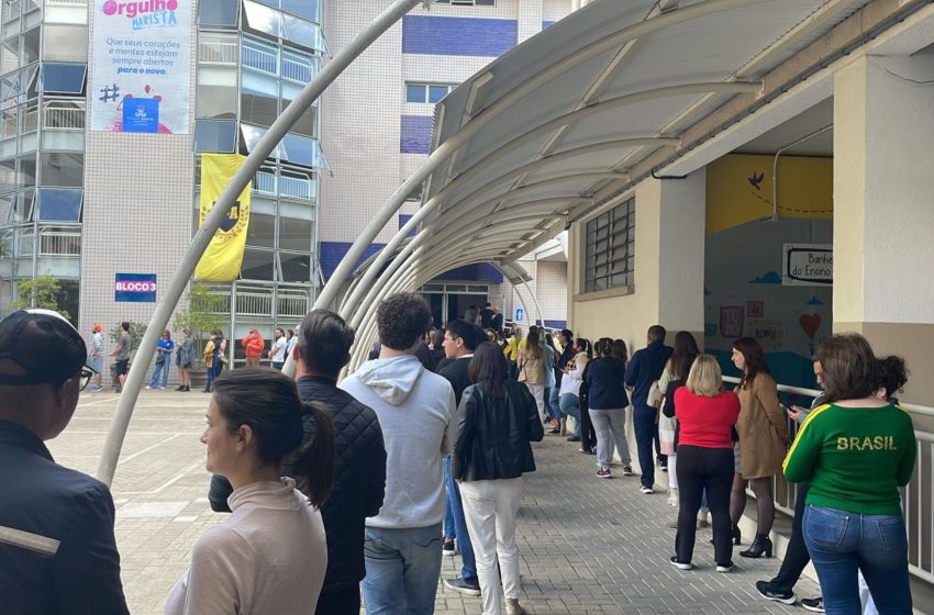  Eleitores de colégio de Curitiba são vítimas de Fake News