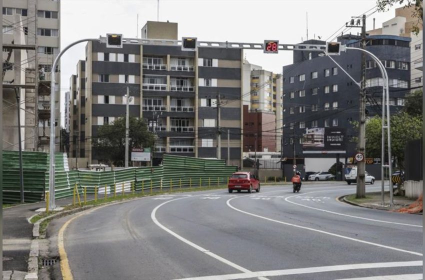  Curitiba terá 37 novos pontos com lombadas eletrônicas