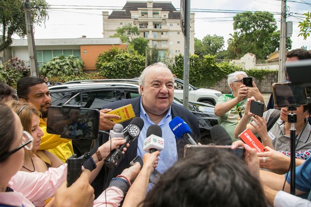  Rafael Greca lamenta episódios de radicalismo nas eleições