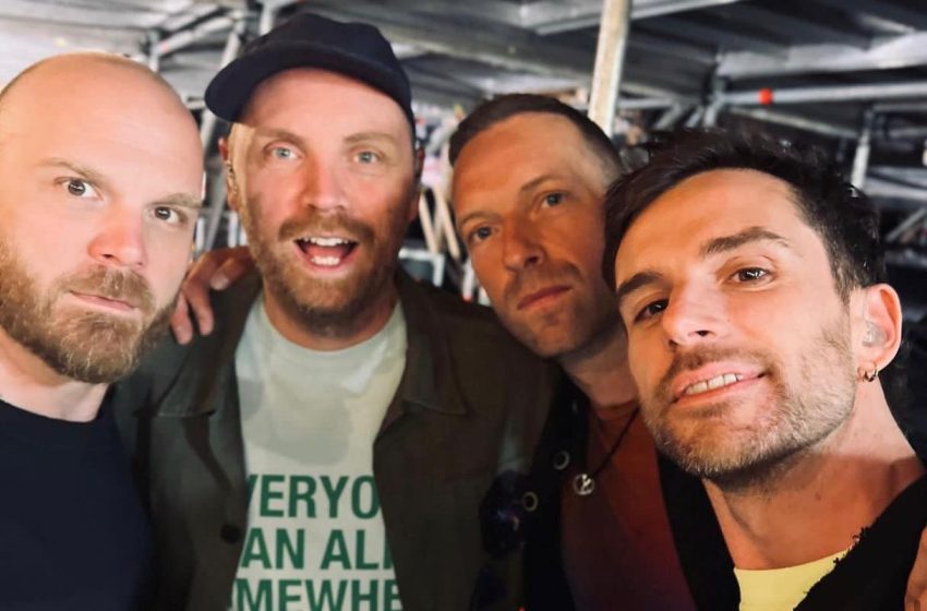  Coldplay anuncia show extra em Curitiba