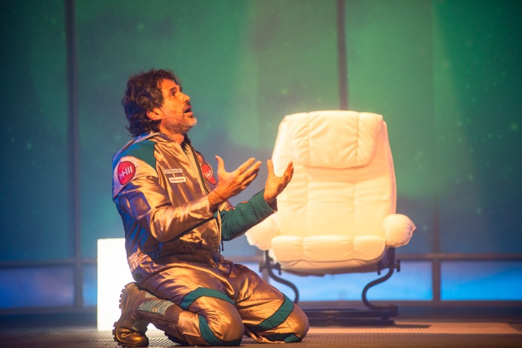 Eriberto Leão apresenta espetáculo “O Astronauta”, em Curitiba