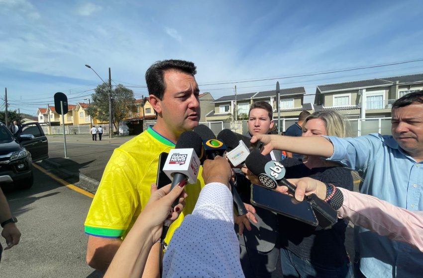  Governador Ratinho Junior vota em Curitiba