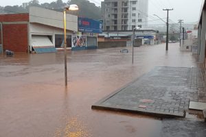 Chuvas atingem 23 cidades e mais de 4 mil paranaenses
