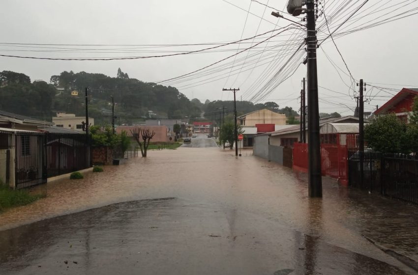  Volta a chover forte no Sudoeste do Paraná
