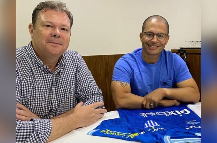  Alex, ídolo do Coritiba, é o novo treinador do Avaí