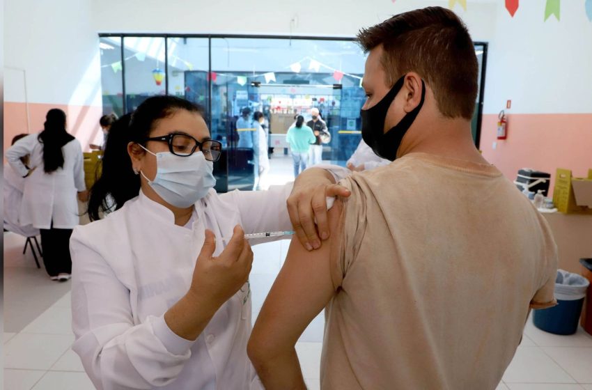  Curitiba amplia a vacinação com a quarta dose