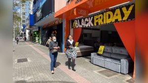 Black Friday movimenta comércio em Curitiba